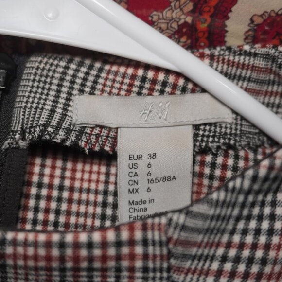 H&M Womens Plaid Red Black And White Short Sleeve Herringbone Dress Size 6 - Picture 6 of 6